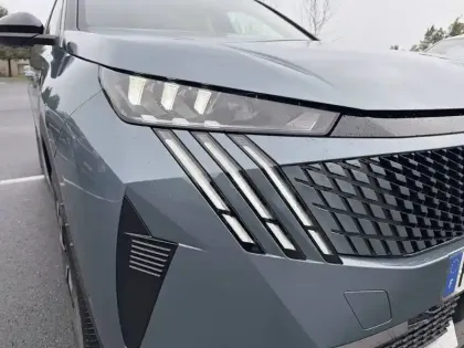 Photo 21 Peugeot 5008  Hybrid 145 e-DCS6