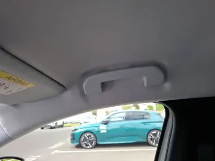 Photo 30 Peugeot 208  Hybrid 110 ch e-DCS6