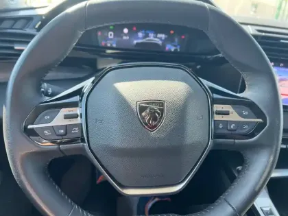 Photo 18 Peugeot 308  PureTech 130ch S&S BVM6