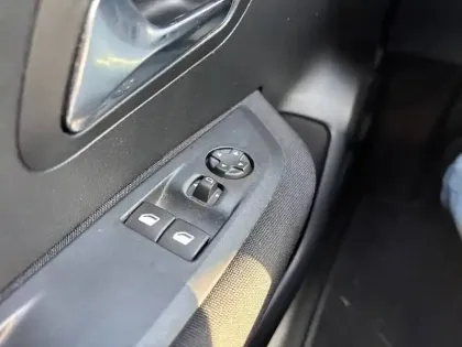 Photo 18 Peugeot 208  PureTech 100 S&S BVM6