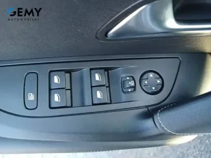 Photo 12 Peugeot 2008  BlueHDi 130 S&S EAT8