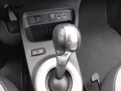 Photo 43 Renault Twingo Gén. III (C07) Ph2 Zen 5