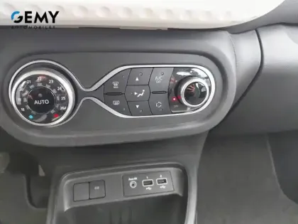 Photo 40 Renault Twingo Gén. III (C07) Ph2 Zen 5