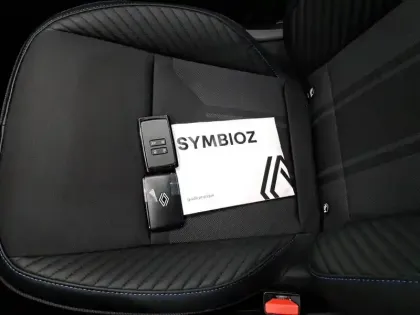 Photo 38 Renault Symbioz  E-Tech full hybrid 145