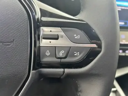 Photo 18 Peugeot 308  SW Hybrid 145 e-DCS6