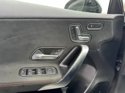 Photo 16 Mercedes Classe A  180 7G-DCT