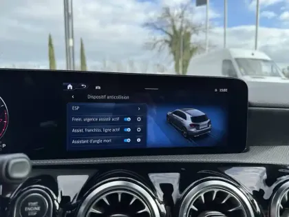 Photo 42 Mercedes Classe A  180 7G-DCT