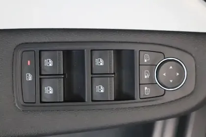 Photo 13 Renault Clio Gén. V (BJA) Ph1 NG Techno 5