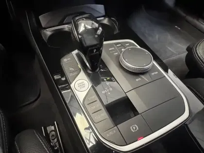 Photo 35 BMW Serie 1 Gén. III (F40) Ph1 M Sport 5