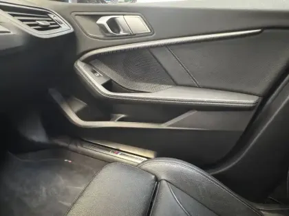 Photo 39 BMW Serie 1 Gén. III (F40) Ph1 M Sport 5