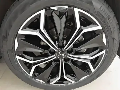 Photo 35 DS DS 4  PureTech 180 EAT8