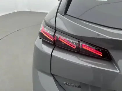 Photo 16 Peugeot 308  SW Hybrid 145 e-DCS6