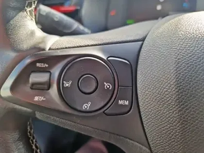 Photo 20 Opel Corsa Gén. VI Ph1 NG GS Line 5