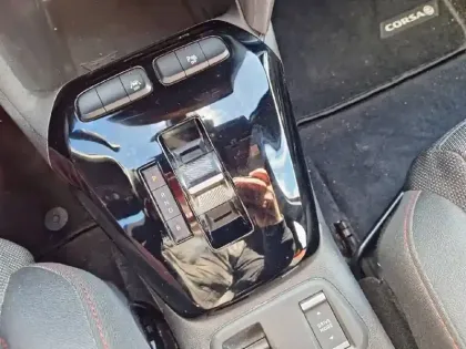 Photo 13 Opel Corsa Gén. VI Ph1 NG GS Line 5