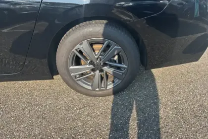 Photo 12 Peugeot 308  SW BlueHDi 130ch S&S EAT8