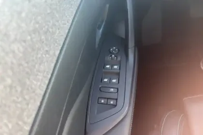 Photo 23 Peugeot 308  SW BlueHDi 130ch S&S EAT8