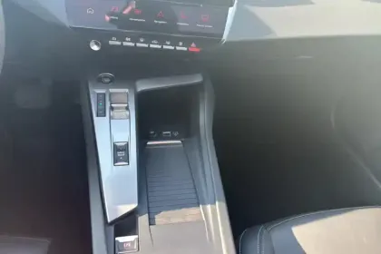 Photo 24 Peugeot 308  SW BlueHDi 130ch S&S EAT8