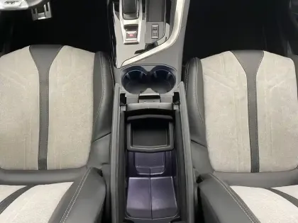 Photo 29 Peugeot 3008  Hybrid 225 e-EAT8