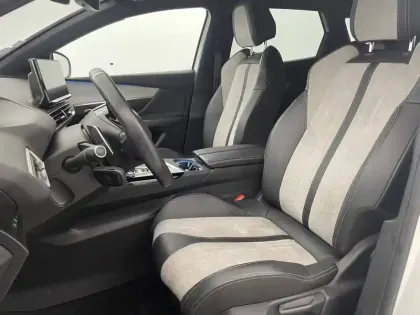 Photo 13 Peugeot 3008  Hybrid 225 e-EAT8