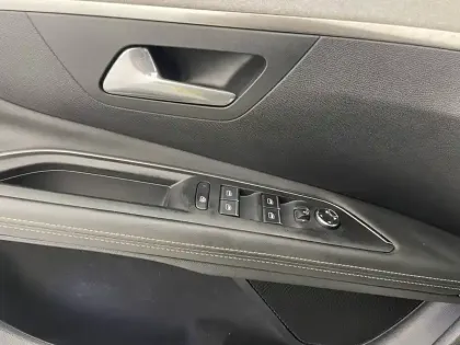 Photo 27 Peugeot 3008  Hybrid 225 e-EAT8