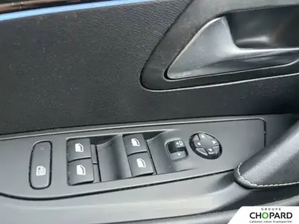 Photo 14 Peugeot 208  Electrique 50 kWh 136ch