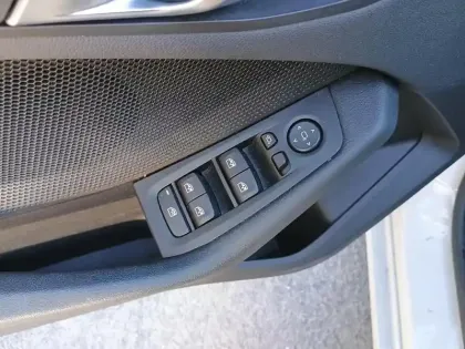 Photo 19 BMW Serie 1 118i 136 ch DKG7