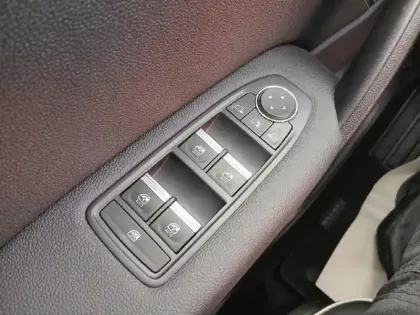 Photo 19 Renault Captur  E-Tech hybride rechargeable 160 Techno