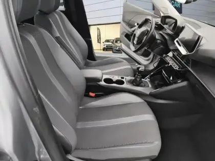Photo 8 Peugeot 2008  PureTech 100 S&S BVM6 Allure