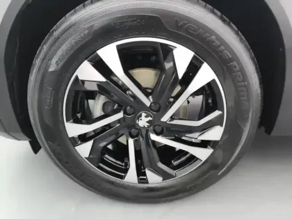 Photo 14 Peugeot 2008  PureTech 100 S&S BVM6 Allure