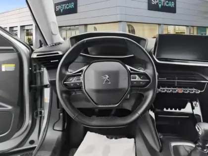 Photo 11 Peugeot 2008  PureTech 100 S&S BVM6 Allure