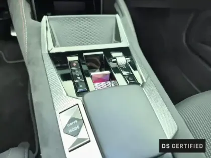 Photo 23 DS DS 4  Hybride E-Tense 225 EAT8 Performance Line