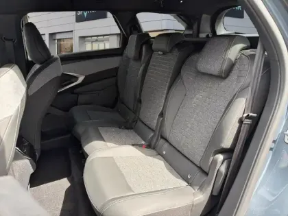 Photo 20 Peugeot 5008  Hybrid 145 ch e-DCS6 Allure