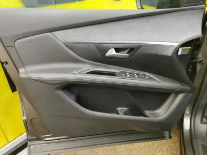 Photo 18 Peugeot 3008 Allure 1.5 BlueHDI 130 ch 