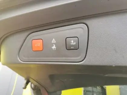 Photo 11 Peugeot 3008 Allure 1.5 BlueHDI 130 ch 