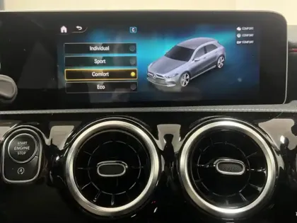 Photo 13 Mercedes Classe A A 200 Compacte