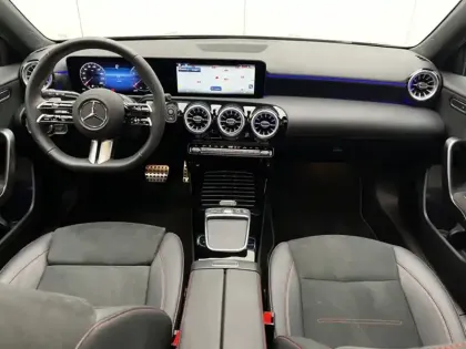 Photo 10 Mercedes Classe A 180 AMG Line