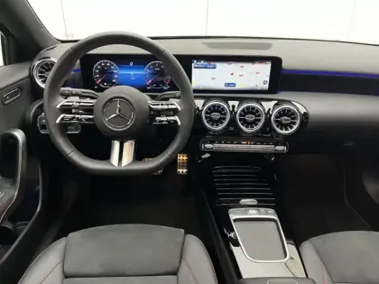 Photo 17 Mercedes Classe A 180 AMG Line