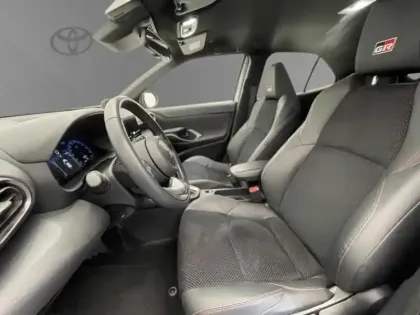 Photo 14 Toyota Yaris Hybride 1.5 HYBRID 130H GR SPORT Techno