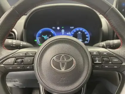 Photo 17 Toyota Yaris Hybride 1.5 HYBRID 130H GR SPORT Techno