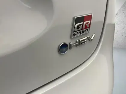Photo 12 Toyota Yaris Hybride 1.5 HYBRID 130H GR SPORT Techno