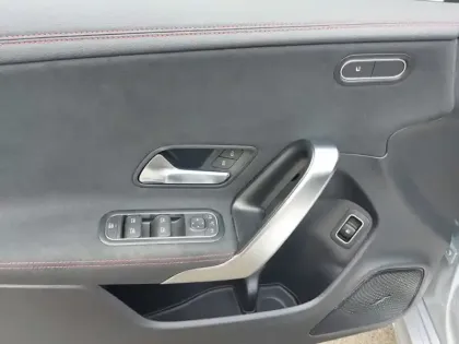 Photo 17 Mercedes CLA Coupé 250 e Hybrid EQ AMG Line