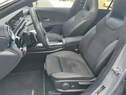 Photo 18 Mercedes CLA Coupé 250 e Hybrid EQ AMG Line