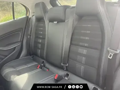 Photo 19 Mercedes GLA 200 d Sensation