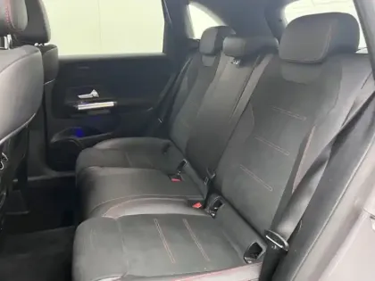 Photo 12 Mercedes Classe B 180 AMG Line Edition