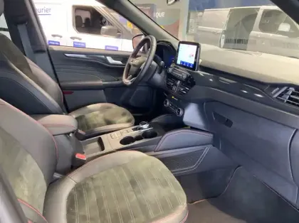 Photo 26 Ford Kuga 2.5 Duratec 190ch FHEV E85 ST-Line X BVA