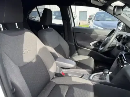 Photo 11 Toyota Yaris Hybride 1.5 HYBRID 116H DESIGN