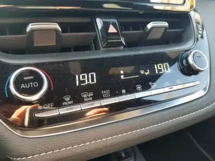 Photo 15 Toyota Corolla Hybride 122h Dynamic Business Beyond Zer