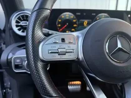 Photo 22 Mercedes Classe A 180 d AMG Line Berline / V1771