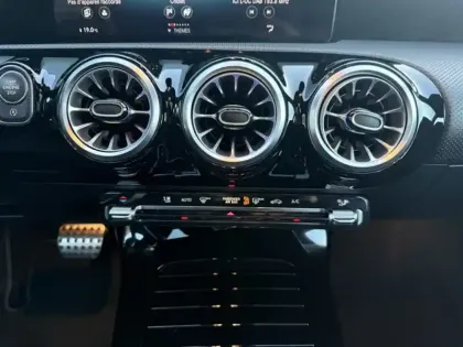 Photo 12 Mercedes Classe A 180 d AMG Line Berline / V1771