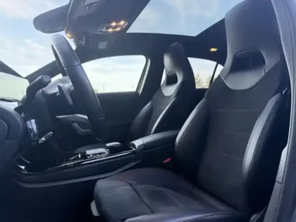 Photo 15 Mercedes Classe A 180 d AMG Line Berline / V1771